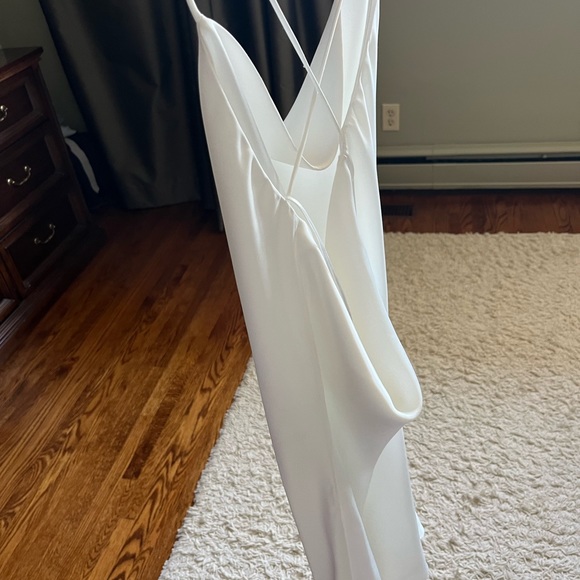 Satin effect dress - Picture 4 of 4